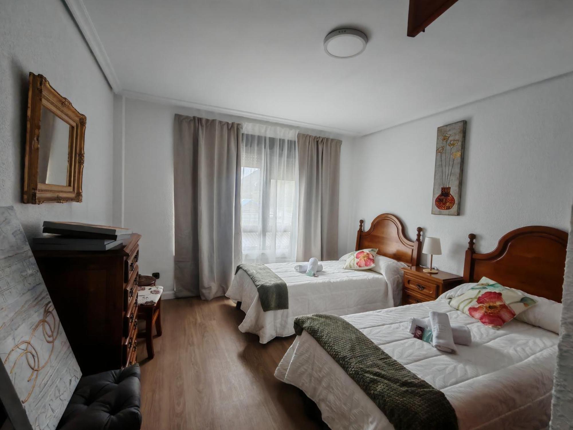 Hotel El Coterin Apartamentos Y Habitaciones Arenas De Cabrales Exterior photo